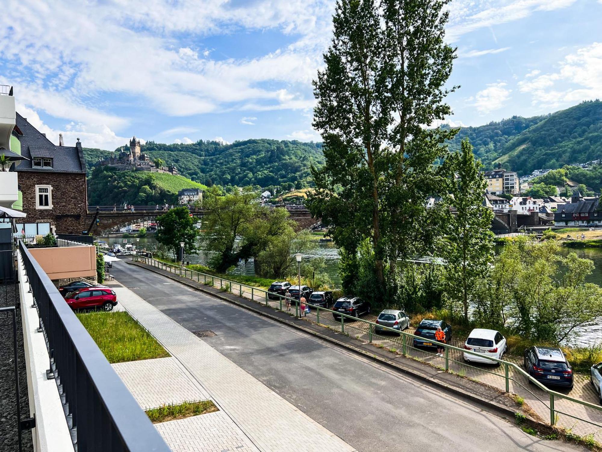 Moselblick I Ad Reichsburg Parkplatz 100M Marktplatz Cochem Luaran gambar
