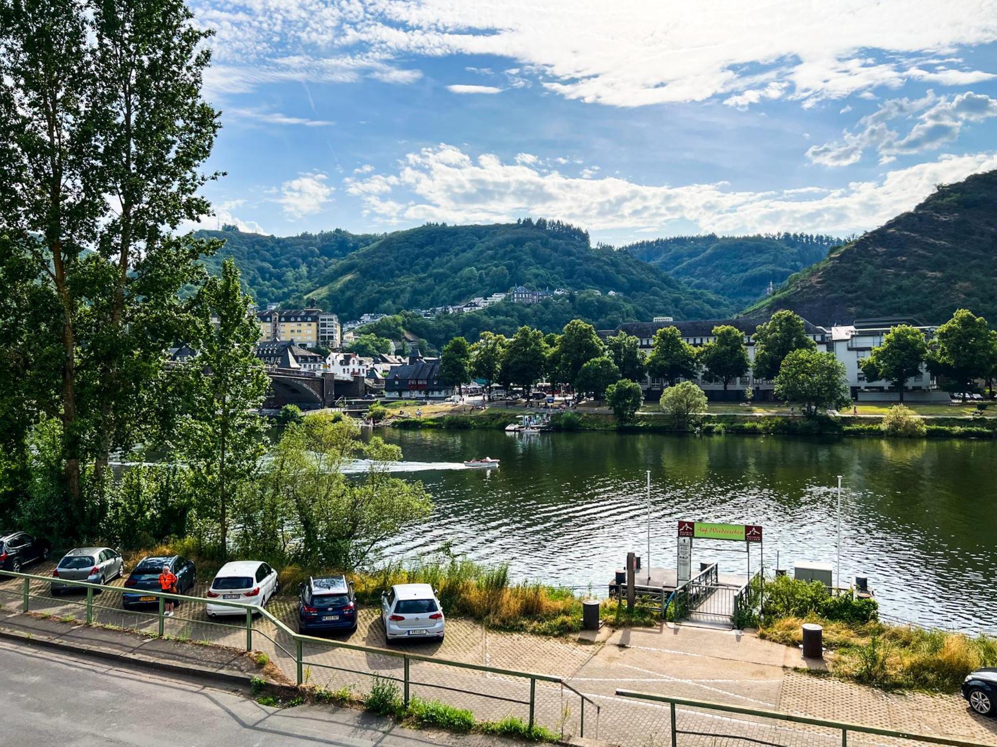 Moselblick I Ad Reichsburg Parkplatz 100M Marktplatz Cochem Luaran gambar